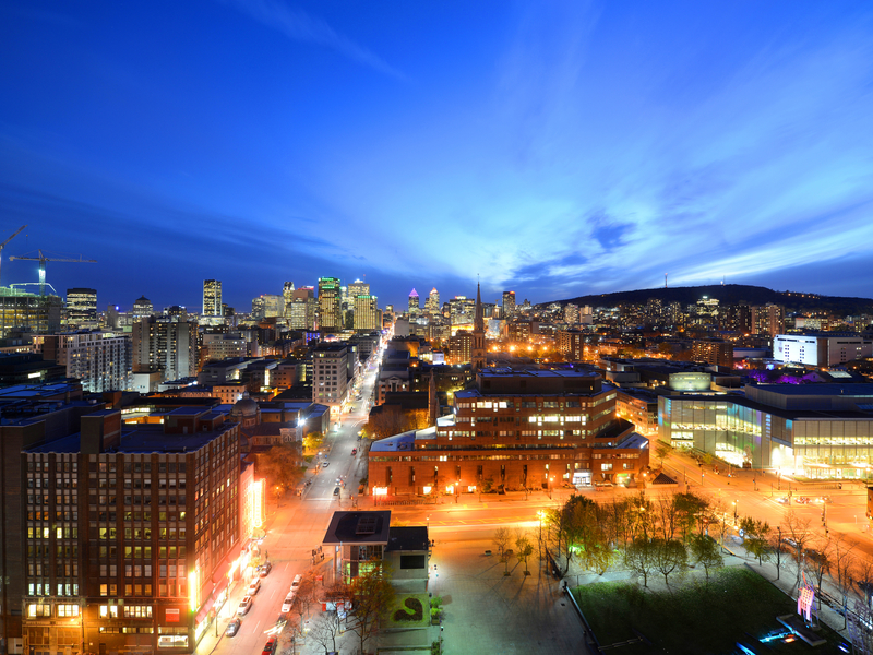 Ville de Montréal au coucher du soleil.